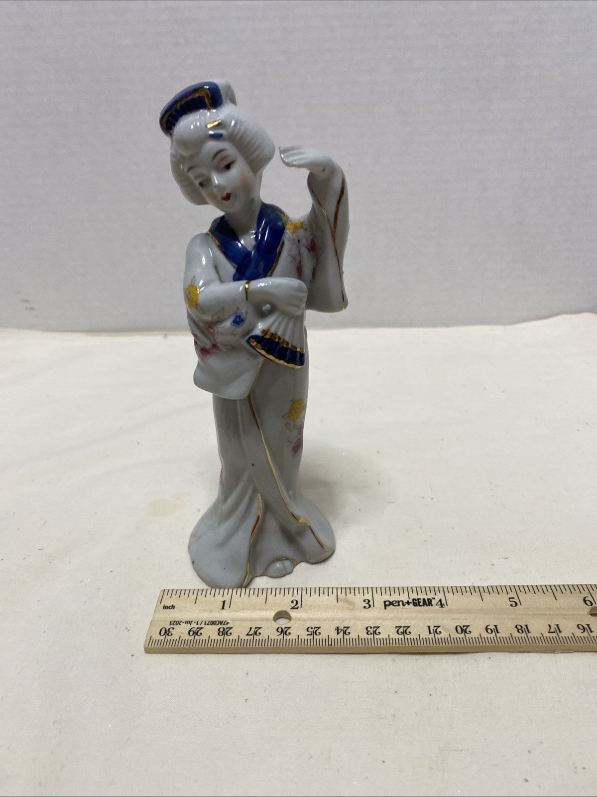Japanese Woman Figurine Porcelain Blue & White Vintage Gorgeous Asian Display