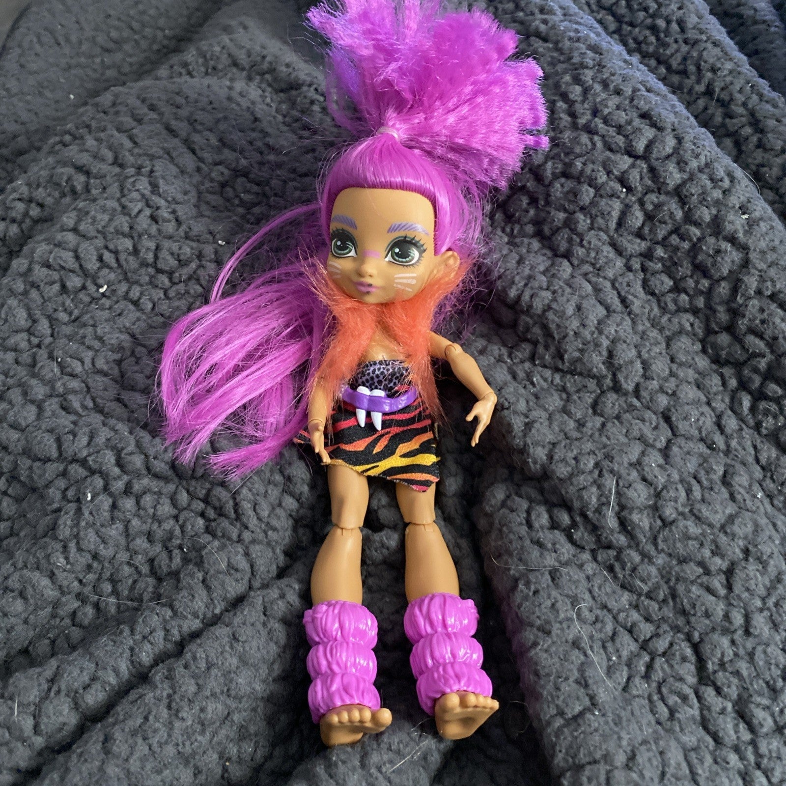 Mattel CAVE CLUB Roaralai Fashion Doll. Cave Doll Girl. Jointed Doll.