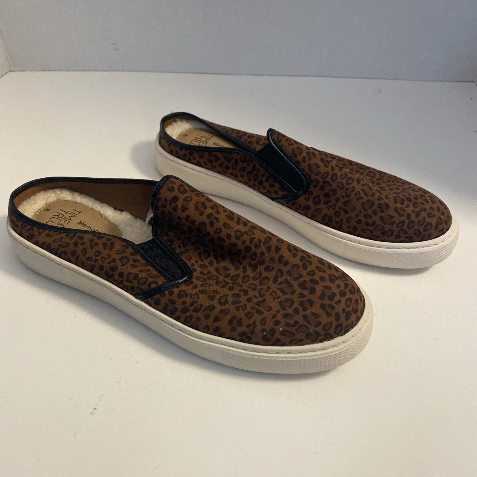 Time And Tru Women 8 Slip On Shoes Leopard Cheetah Print Memory Foam Casual Fit