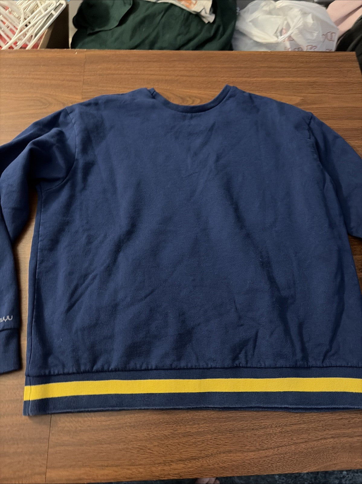NUYU Large Women’s University Of Michigan Wolverine Sweatshirt