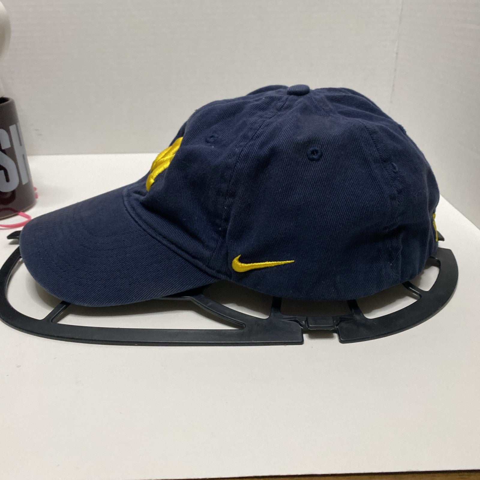 Michigan wolverine fitted Nike hat L/XL 