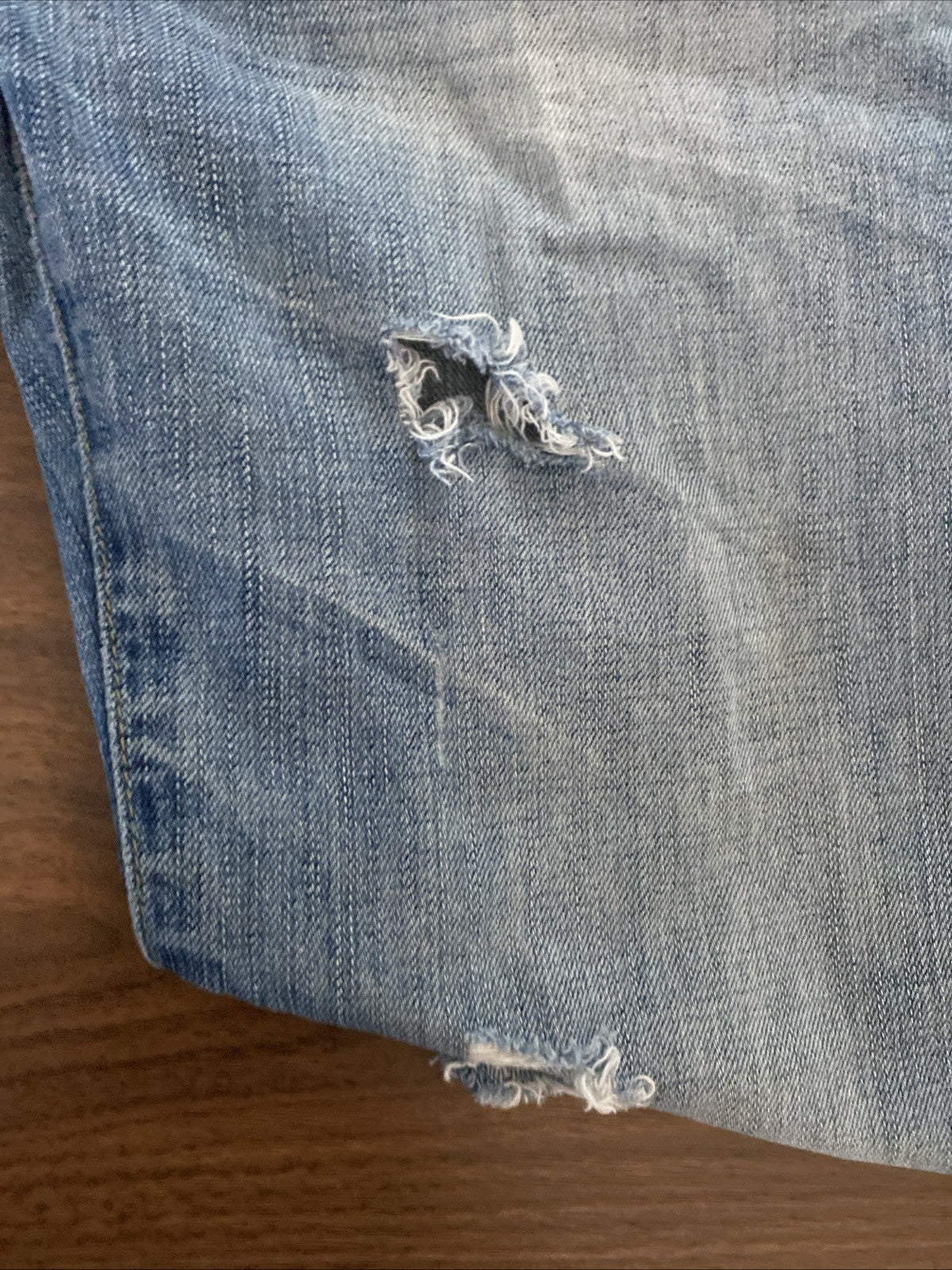 AMERICAN EAGLE Men’s Airflex + Skinny 30x32  Distressed Destroyed Denim  Jeans