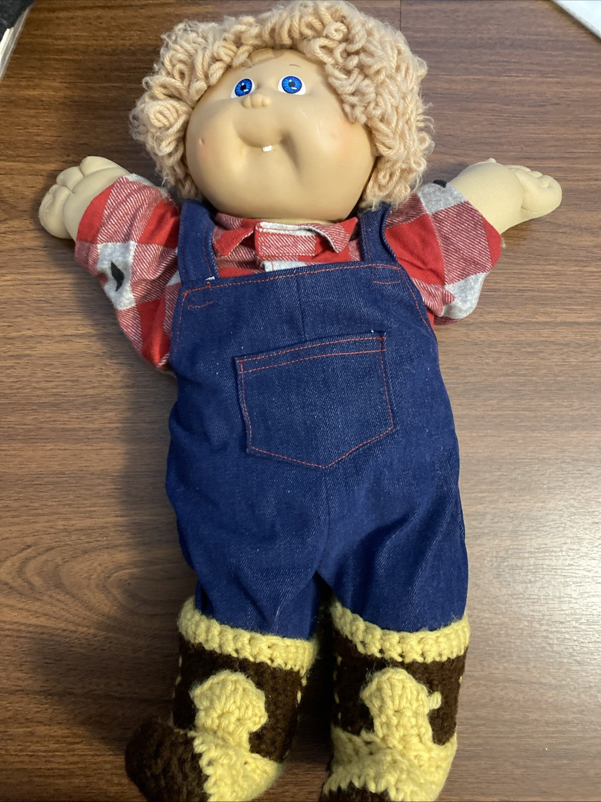 Cabbage Patch Doll  Boy Vintage 1985   Loop Hair & Blue Eyes with clothing