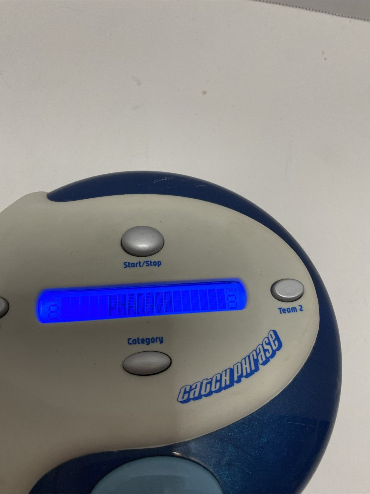 CATCH PHRASE by Parker Brothers Hasbro Electronic Party Game 2009 White Blue