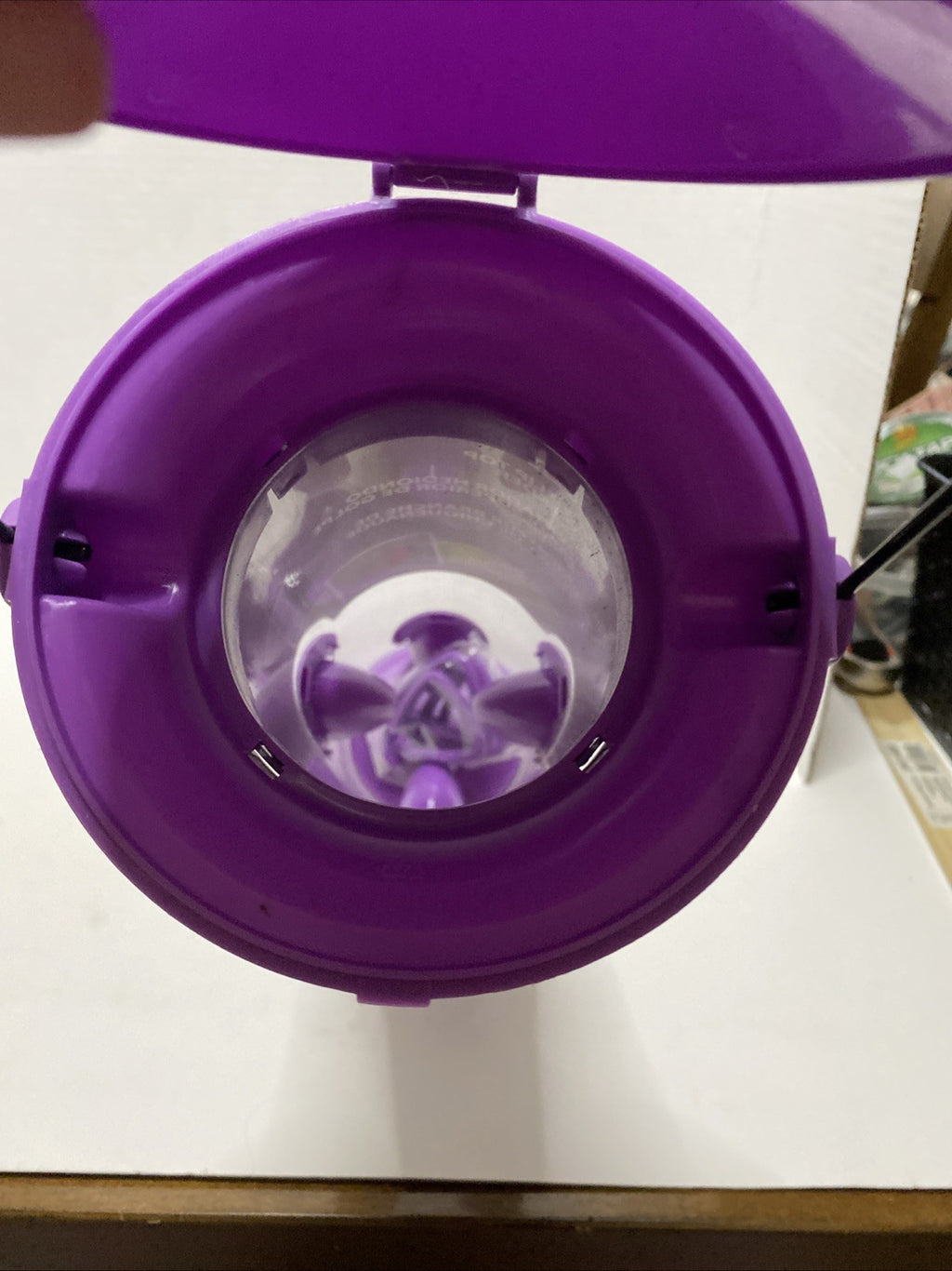 Gardman Funky Flip Top Seed Feeder-New