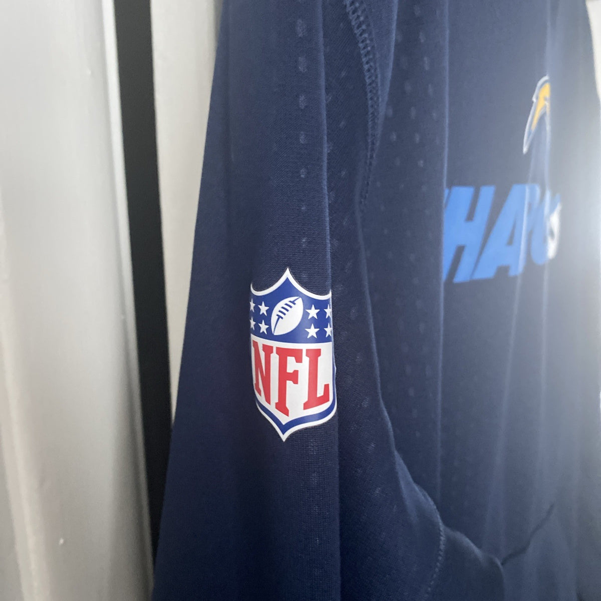 NFL San Diego Chargers on field apparel XL  thermal fit sweatshirt with Pocket