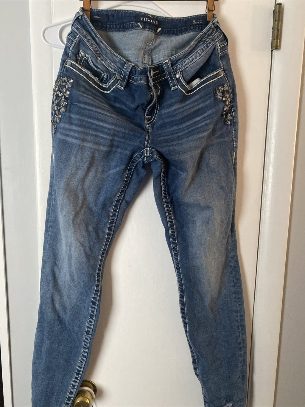 Vigoss Distructed Jagger Skinny Women's Jean Size 8  L 32