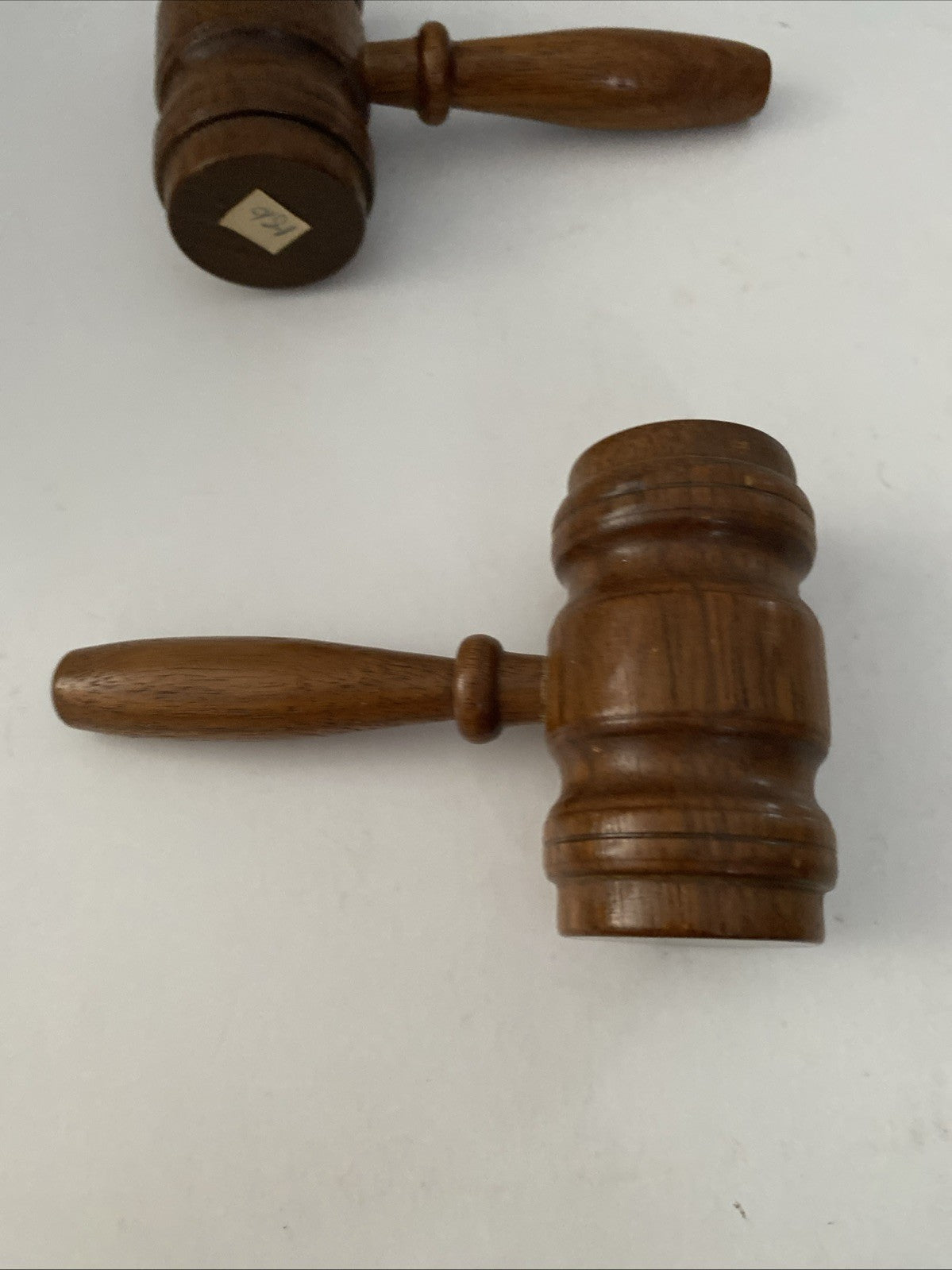 VINTAGE SALT AND PEPPER CRUET SET IN THE FORM OF GAVELS  Judge