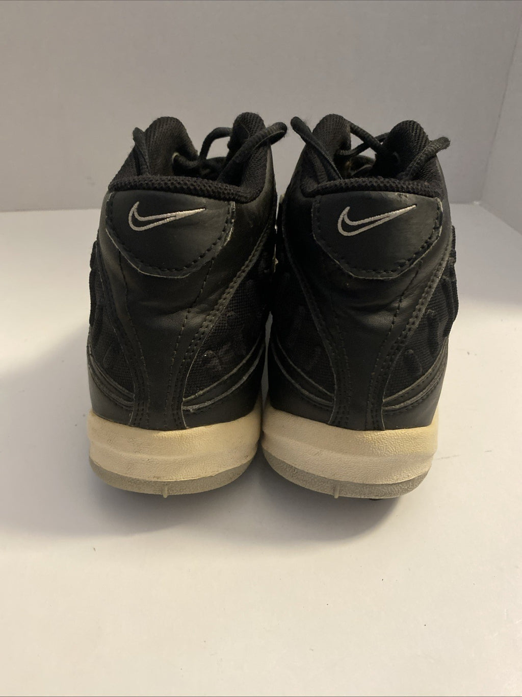 Nike Men's VTG Size 10 Football Black Closed Toe Lace-Up Sneakers