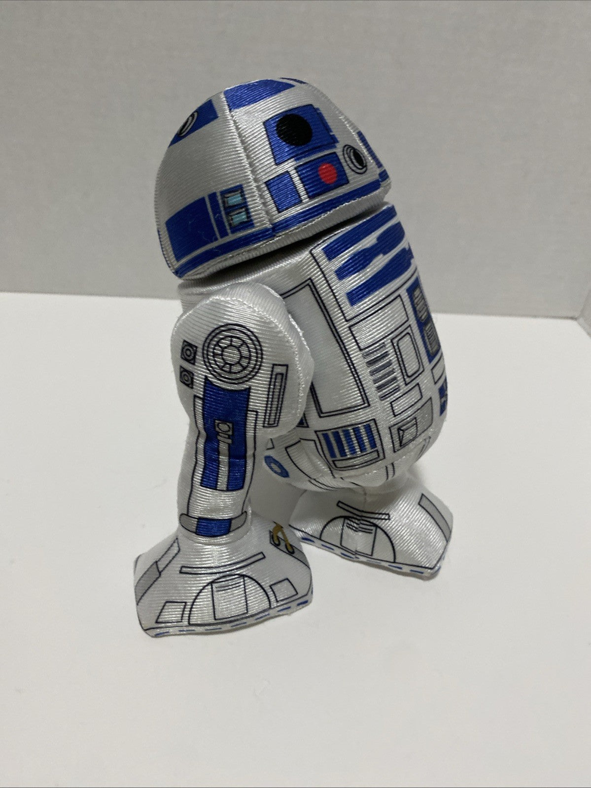 Disney Store Star Wars The Force Awakens R2-D2 Robot 8'' Plush (Head Turns)