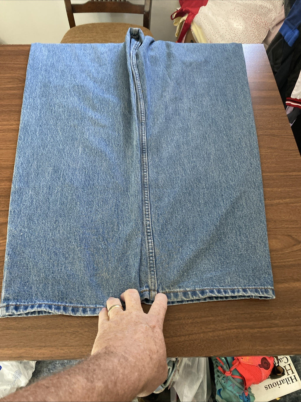 Levi's 550 Relaxed Fit Straight Denim Blue Jeans Mens Size 42X30 Very Nice!