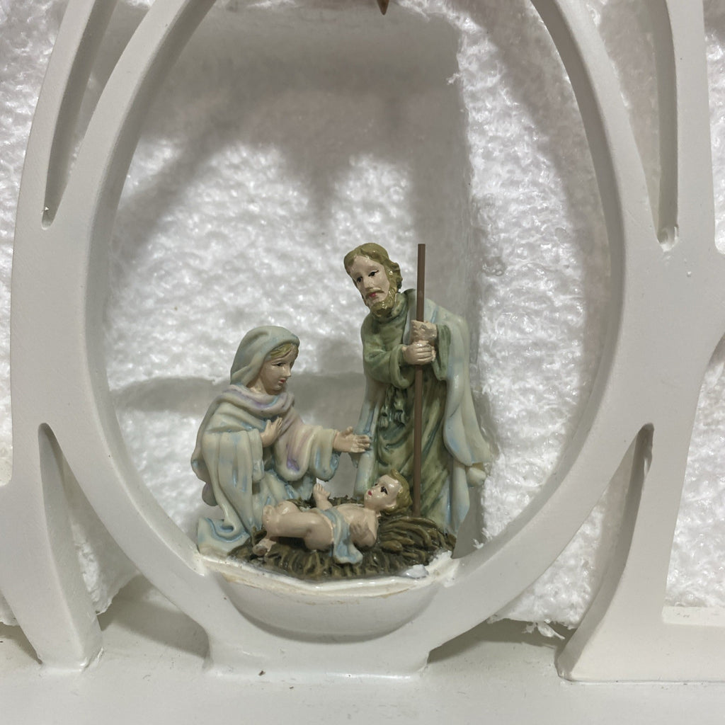 Avon let the light shine Noel nativity Noel nativity scene