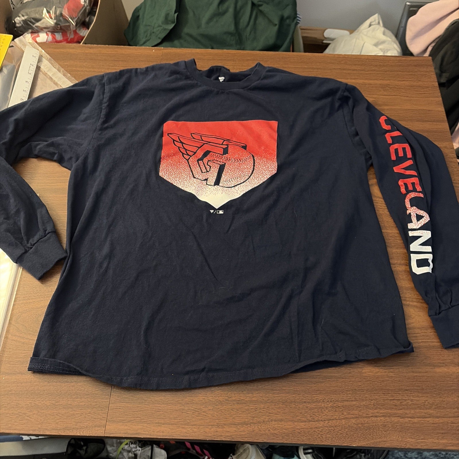 Fanatics MLB Men’s XL Cleveland Guardians Long Sleeve T-Shirt