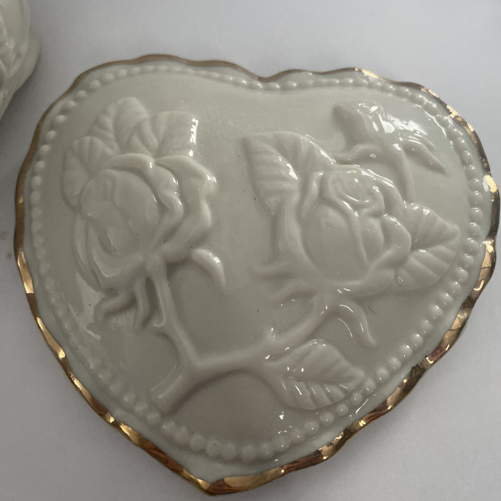 Heart Shaped Trinket Jewelry Box with Lid Ivory Gold Trim Roses