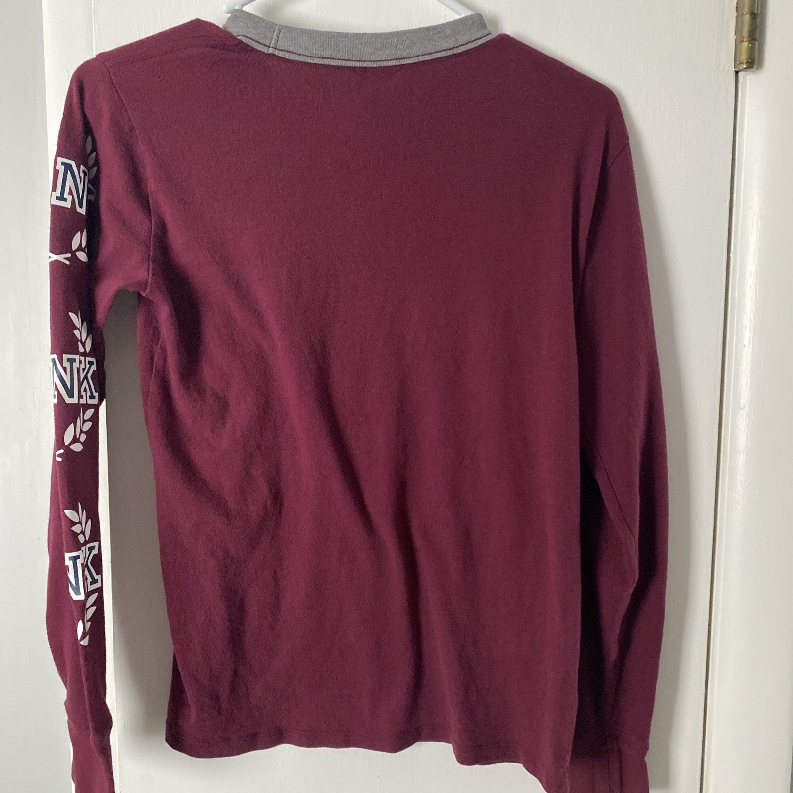 VICTORIAS SECRET PINK CAMPUS LONG SLEEVE TEE TOP loose fit XS. D-13