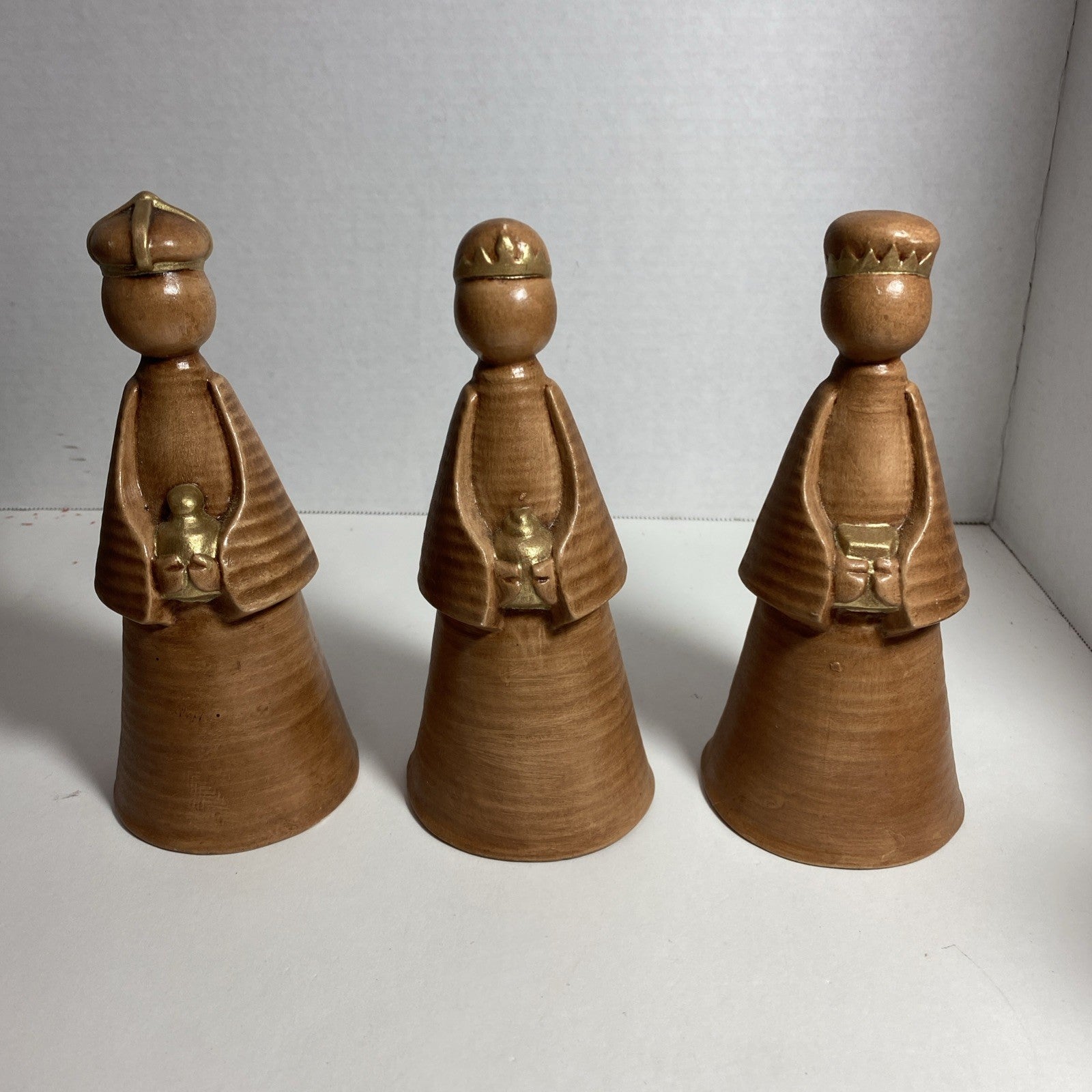 VTG 78 DUNCAN MOLD 3 KINGS WISEMEN NATIVITY BELL SHAPE CERAMIC GOLD HAND PAINTED