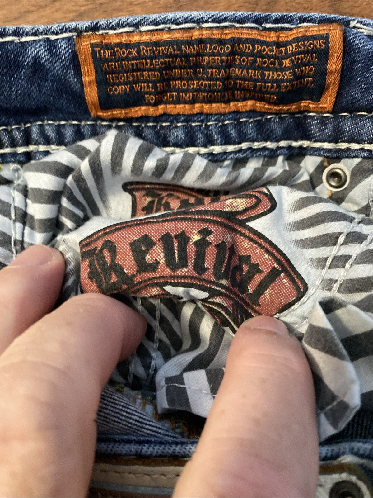 rock revival jeans womens 28x32 bootcut Mid-rise Yanka
