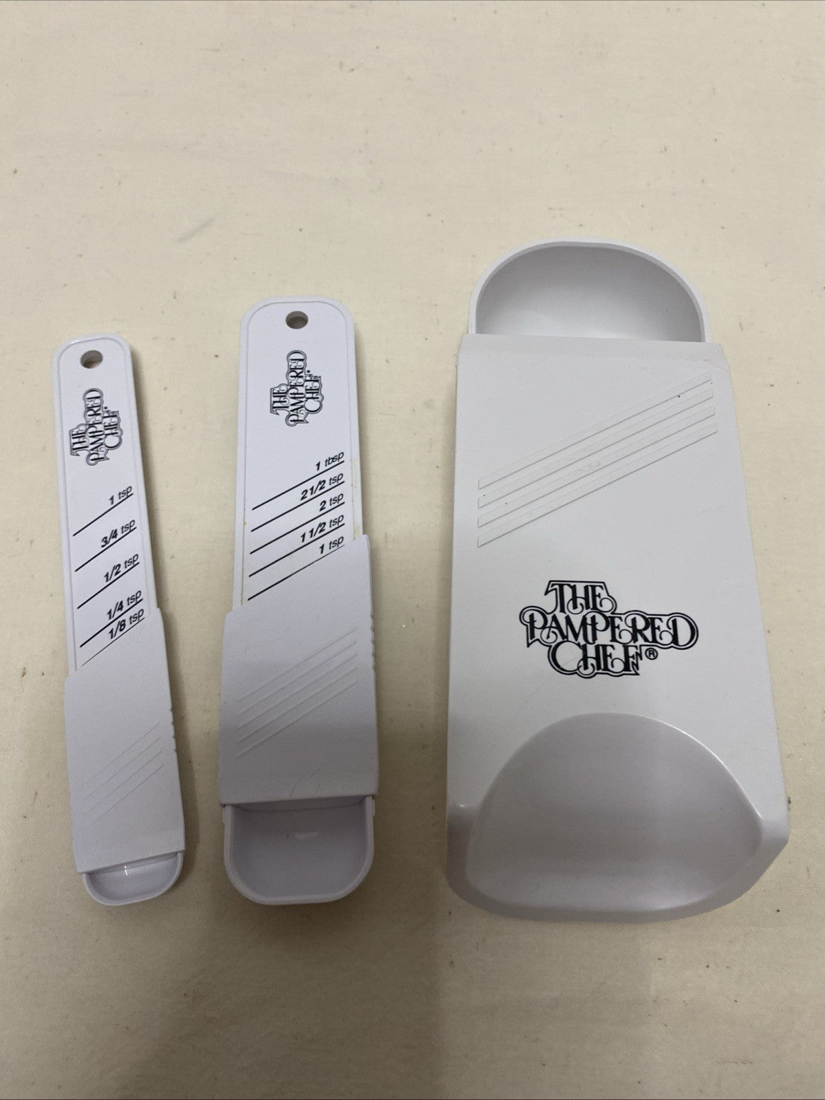 Set of 3 Pampered Chef Adjustable Measuring Cup and 2 Spoons Tablespoon Teaspoon