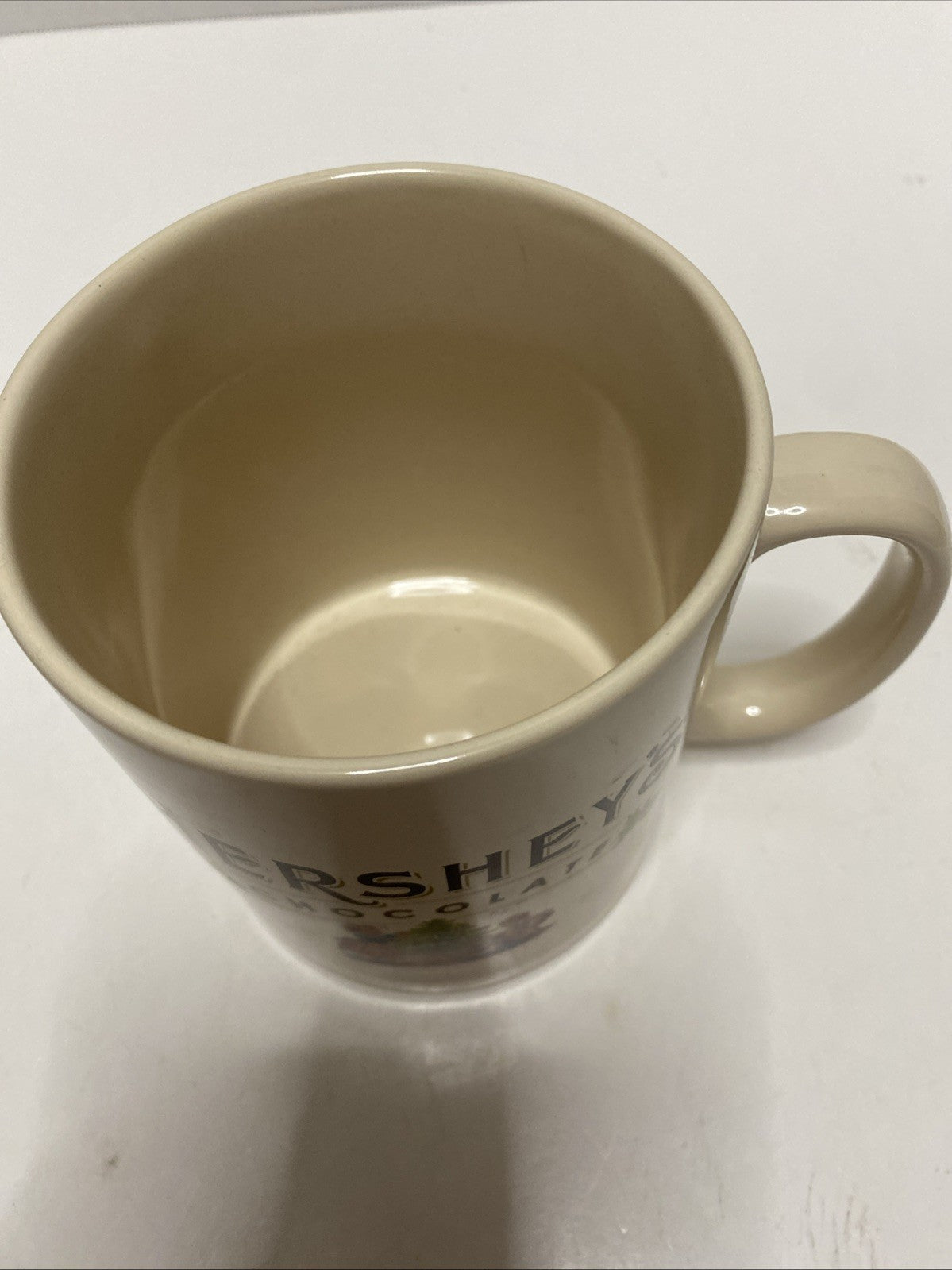 Oversized 28 OZ Hershey's Chocolate Mug Jumbo Large Cup Galerie Christmas Scene
