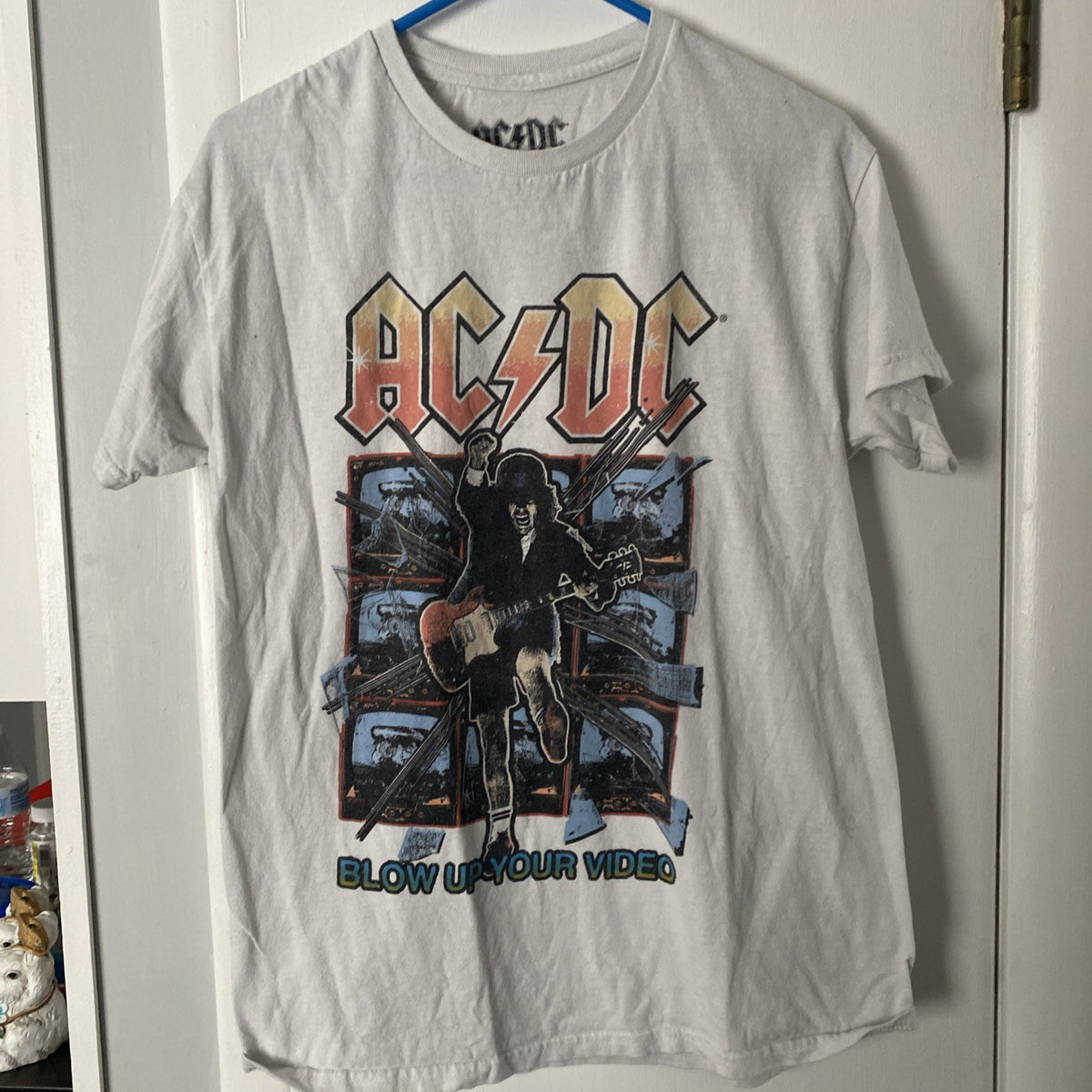ACDC T-Shirt White Blow Up Your Video Guitar Graphic Crew Neck Size Medium 