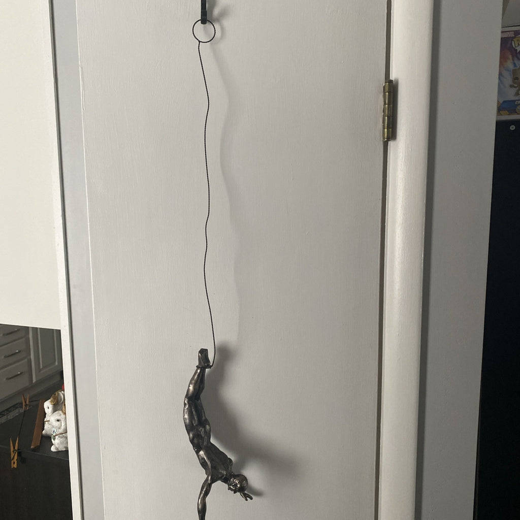 Modern Hanging Wall Figurines 'The Alpinist', Retro Stylish Resin Statue