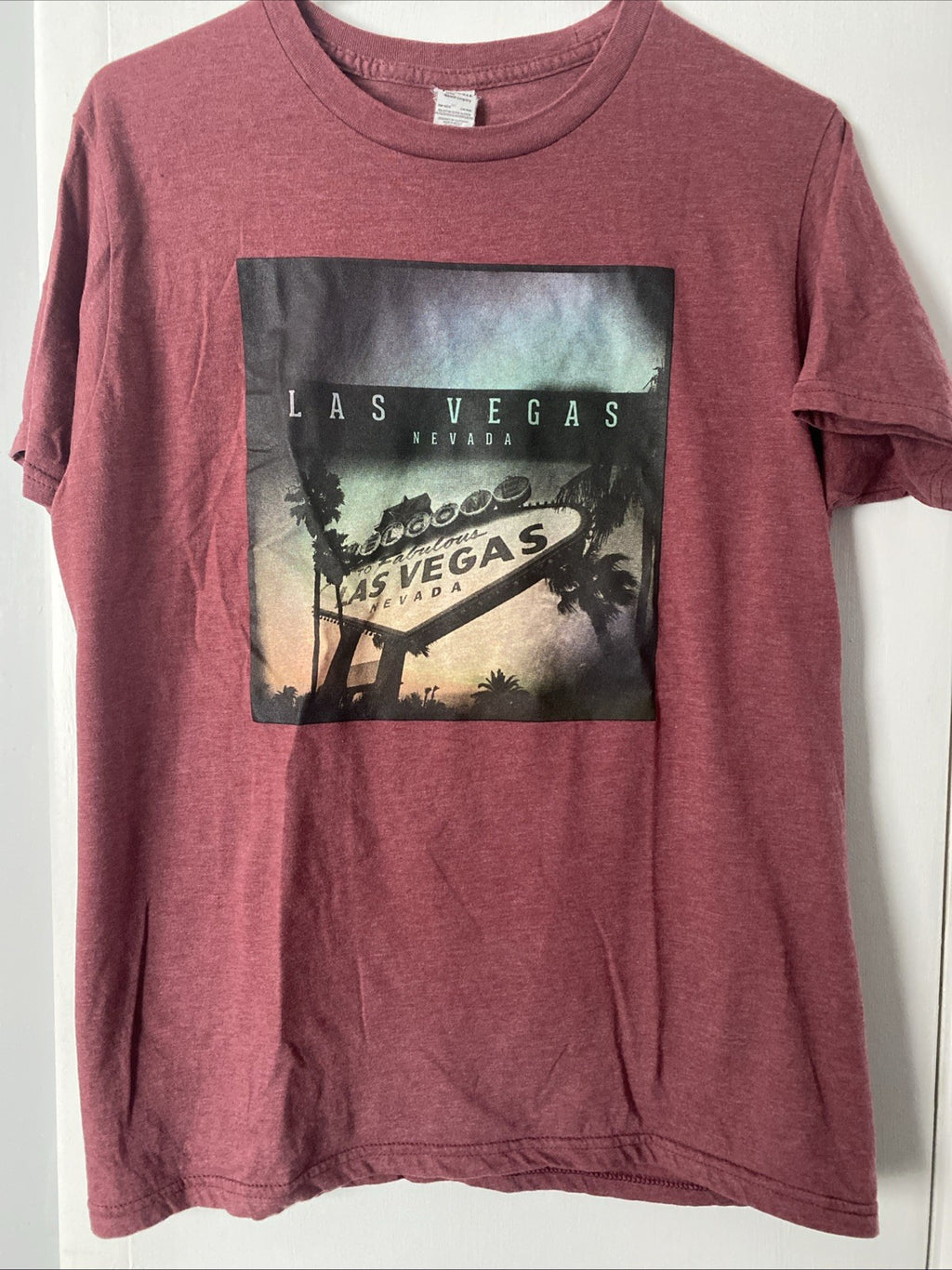 Men’s short sleeve Las Vegas Nevada T-shirt size medium maroon in color