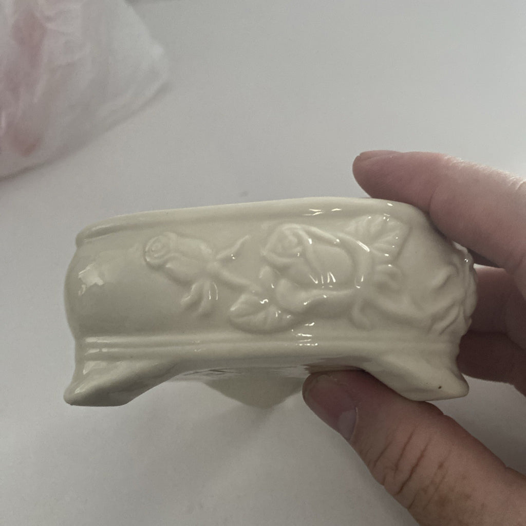Heart Shaped Trinket Jewelry Box with Lid Ivory Gold Trim Roses