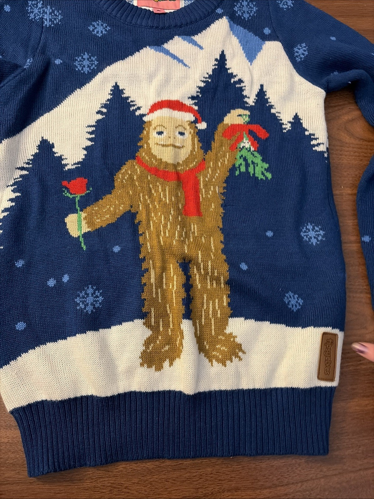 Tipsy Elves Mistletoe Big Foot Sasquatch Ugly Crewneck Christmas Sweater Shirt S
