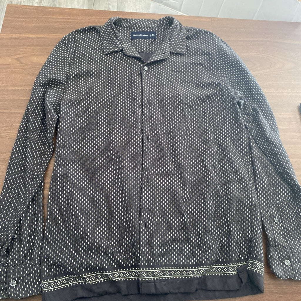 Abercrombie and Fitch women’s long sleeve medium button up shirt black