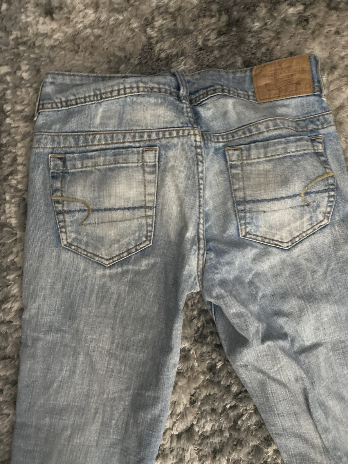 American Eagle Outfitters Women's Size 8 Distressed Jeans. Nice.