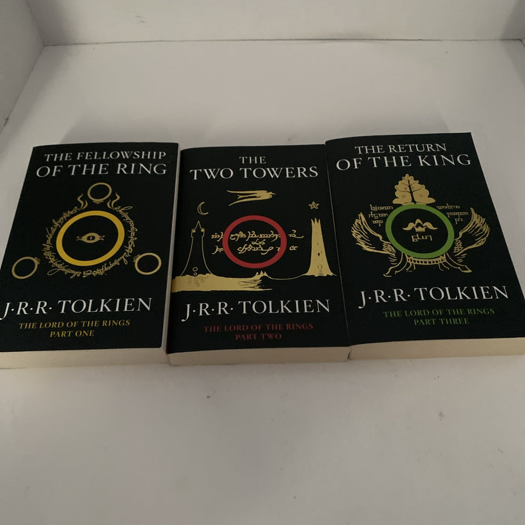 J. R. R. TOLKIEN LORD OF THE RINGS Fellowship Two Towers Return of the King (3)