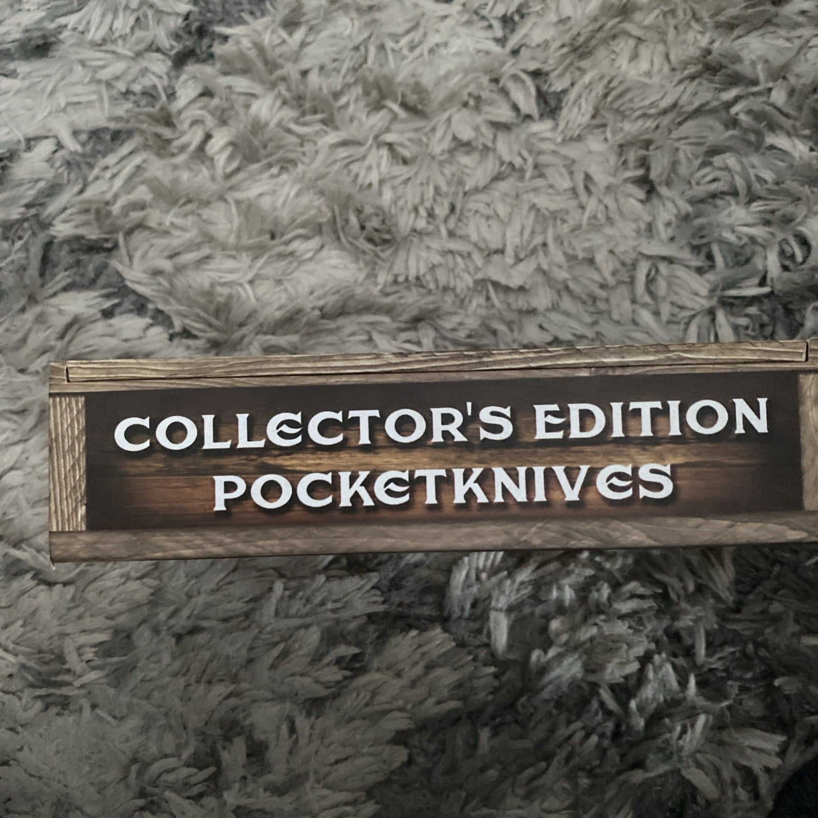 WINCHESTER RMEF COLLECTORS EDITION POCKET KNIFE & DISPLAY BOX