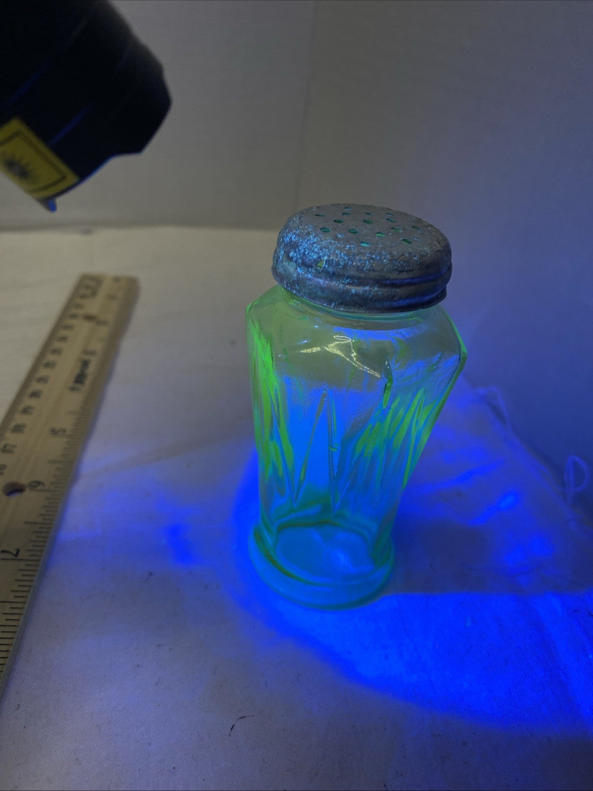 VINTAGE Uranium Green Glass HAZEL ATLAS Salt Pepper Shaker