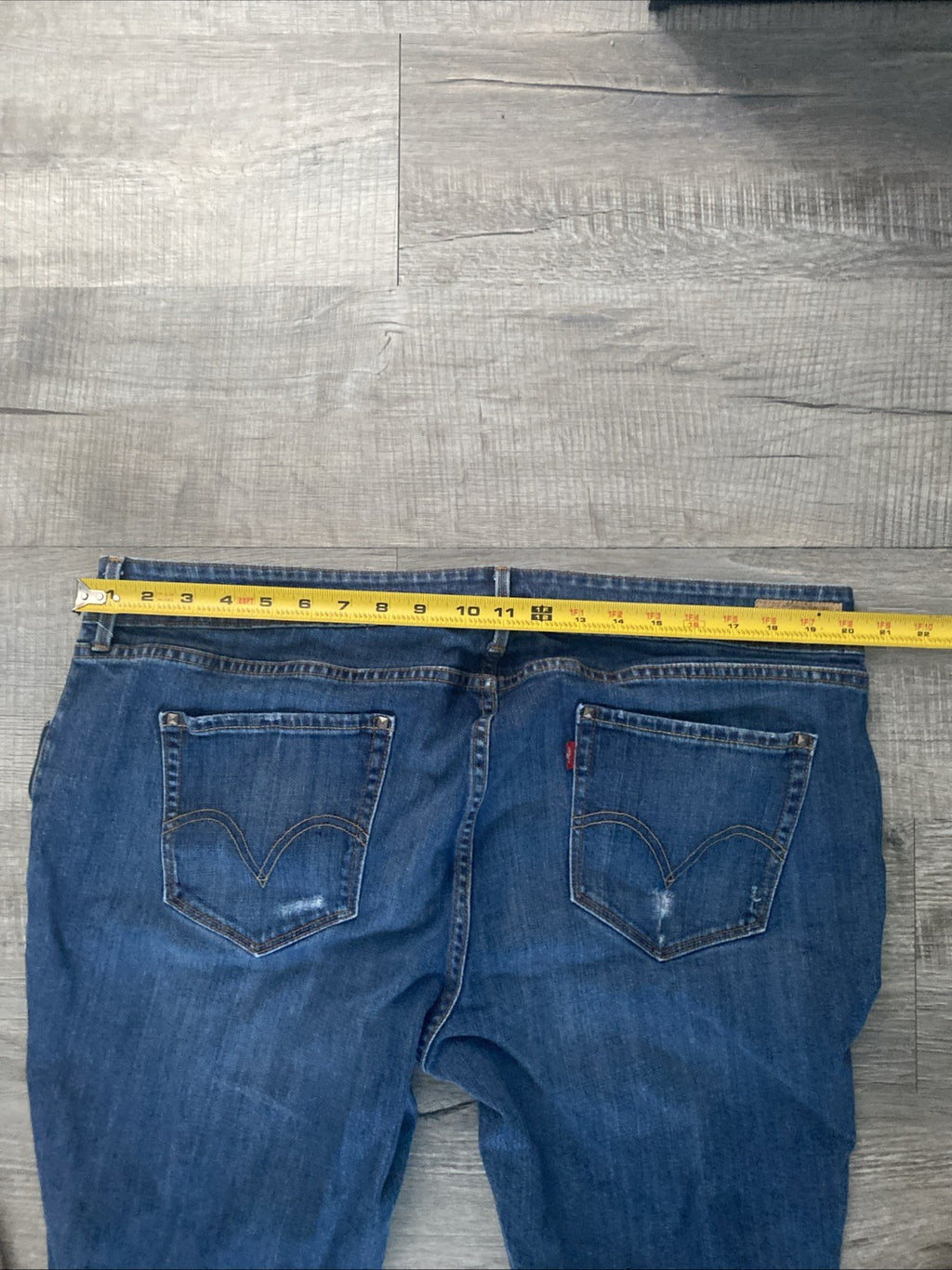 Levi women’s 542 skinny jeans size 22 zip side pocket