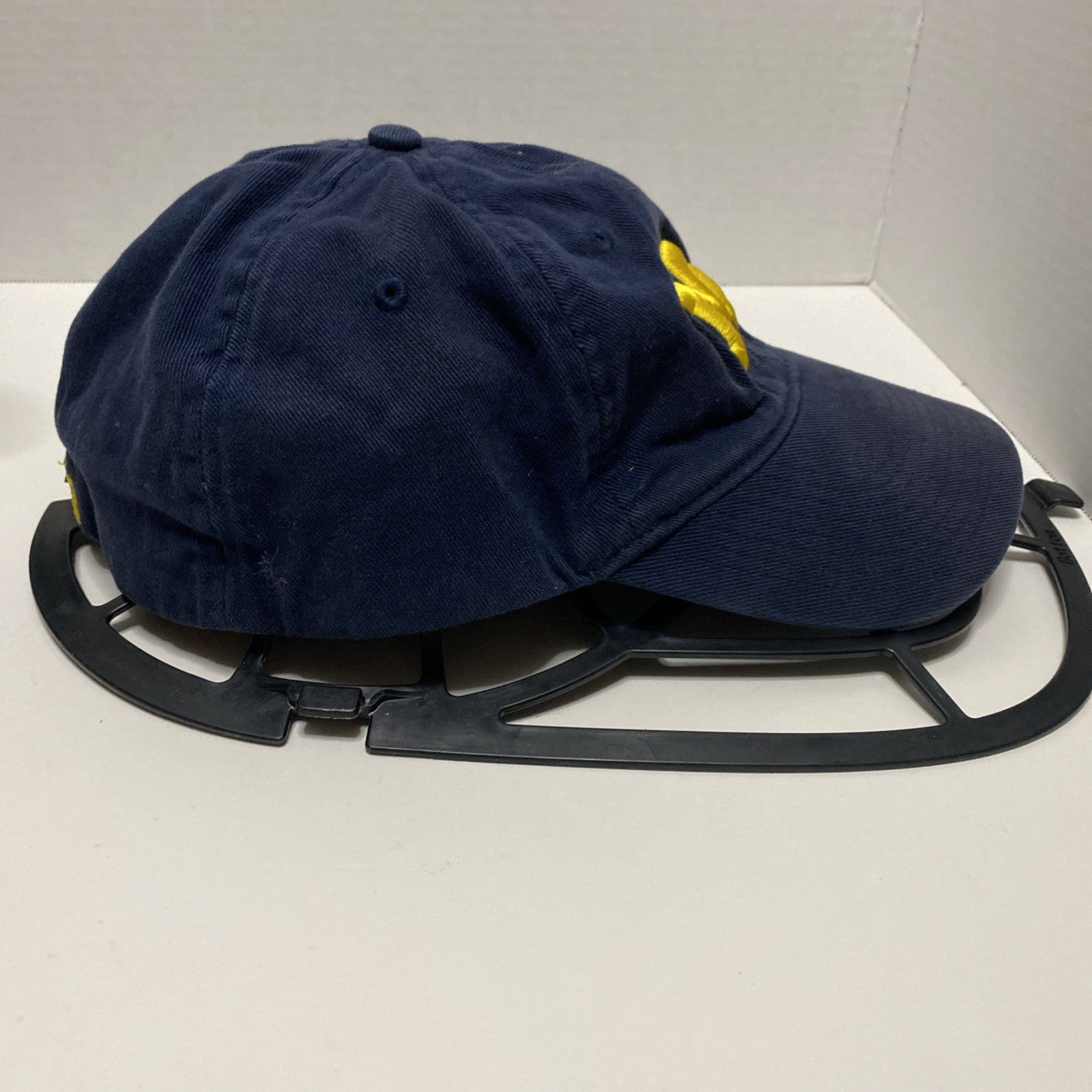 Michigan wolverine fitted Nike hat L/XL 