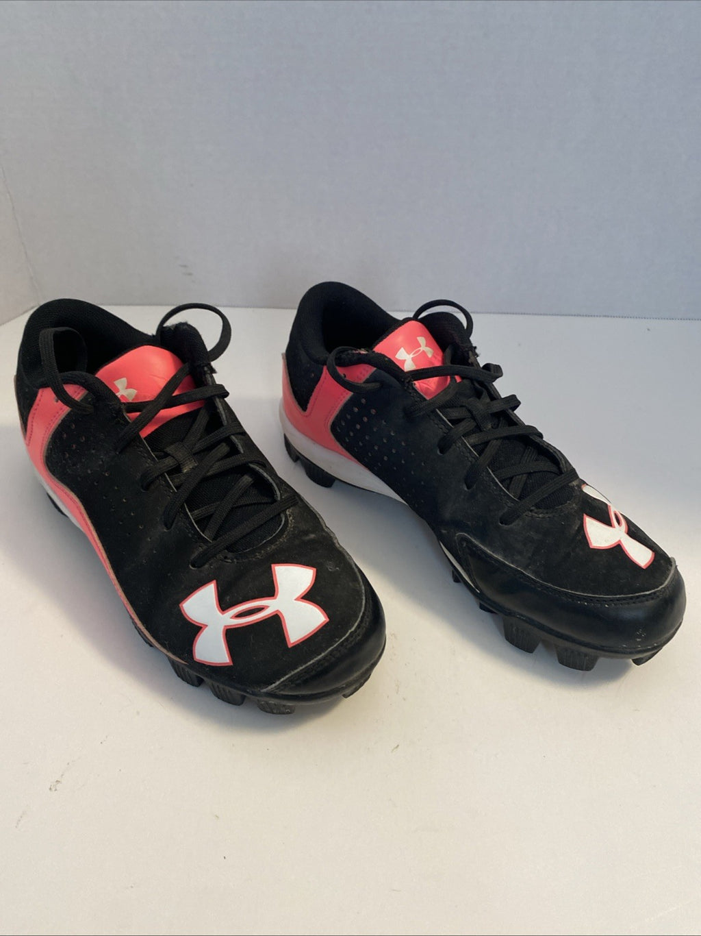 Under Armour Leadoff Low Rim Jr Girls Cleats Sz 4Y Black Pink White Little Girl