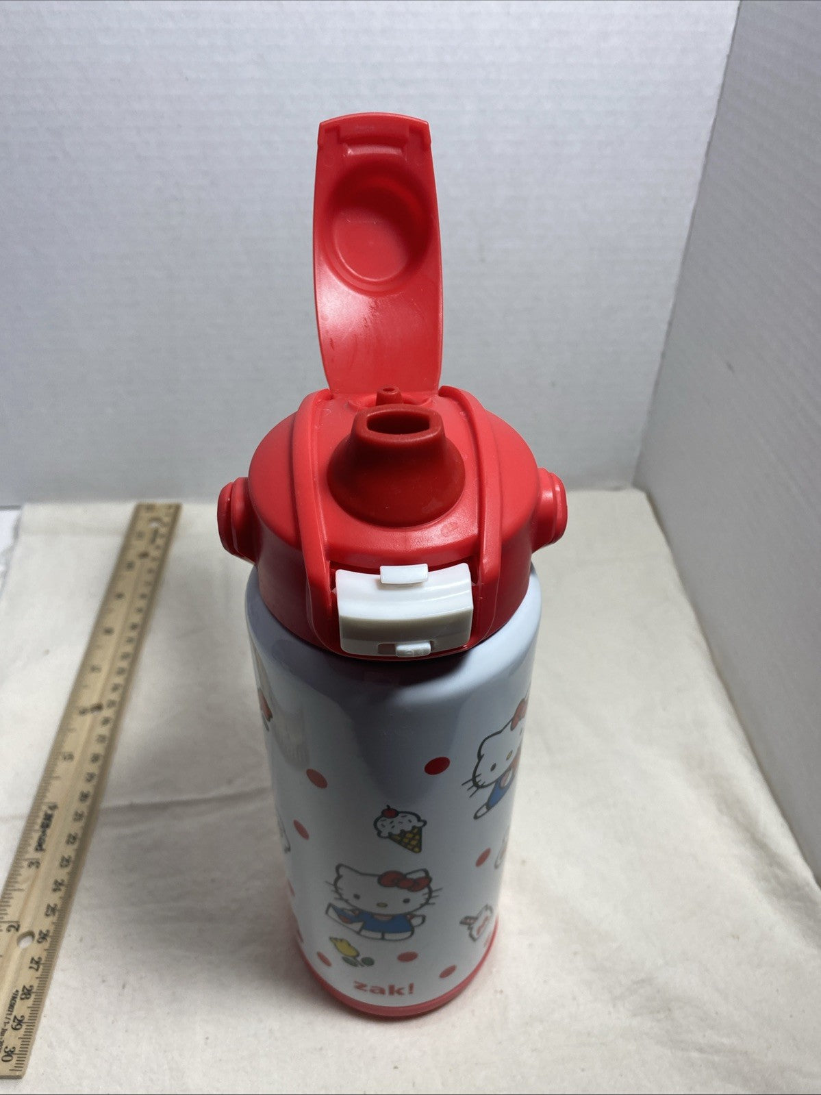 ZAK HELLO KITTY LEAK PROOF 20 0Z DRINK BOTTLE HOT OR COLD INSULATED