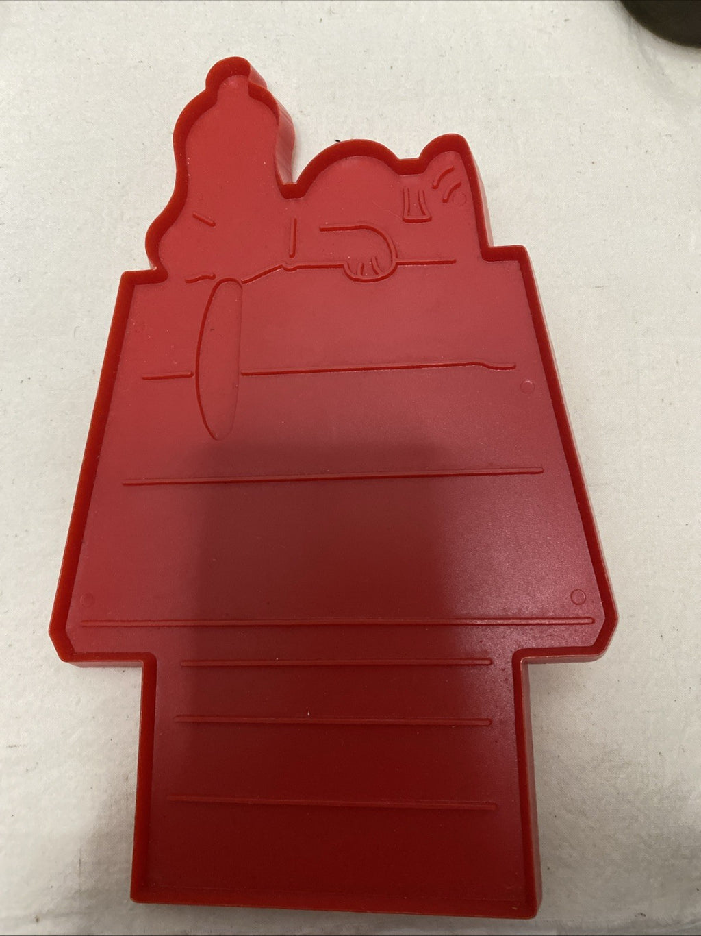 United Feature Syn Vtg Peanuts Snoopy on Doghouse Cookie Cutter 8" x  5" Plastic