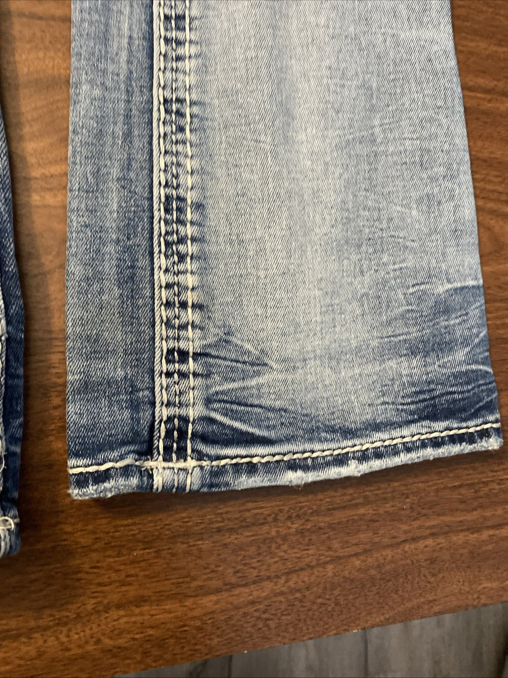 rock revival jeans womens 28x32 bootcut Mid-rise Yanka