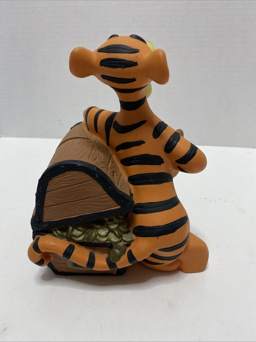 Vintage Disney Winnie The Pooh Tigger Treasure Chest Coin Bank 1999