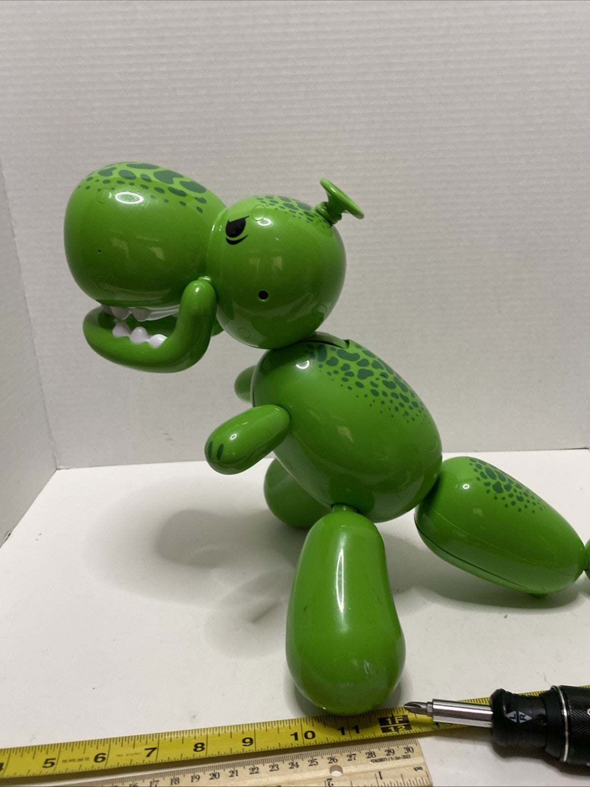 Squeakee The Balloon interactive Dinosaur Makes Sounds, stomps, Dances Pre Owned