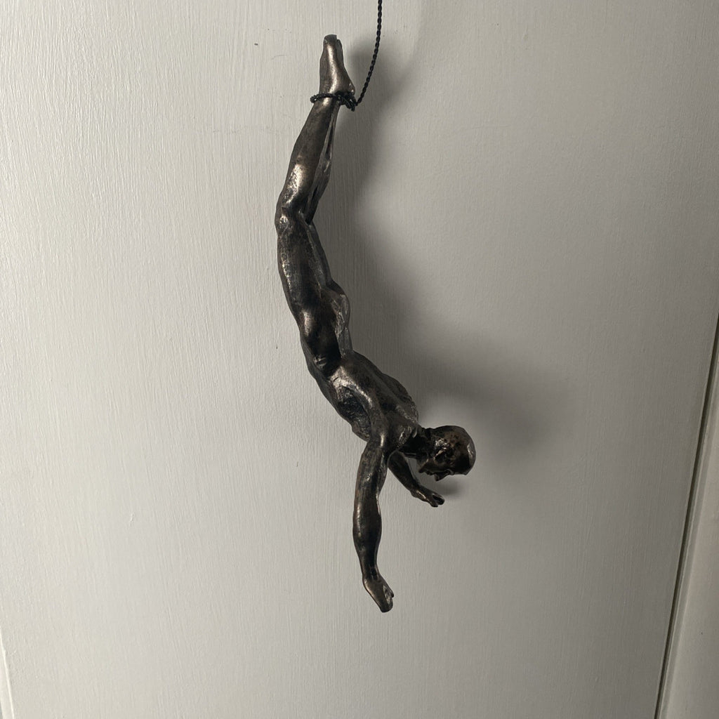 Modern Hanging Wall Figurines 'The Alpinist', Retro Stylish Resin Statue