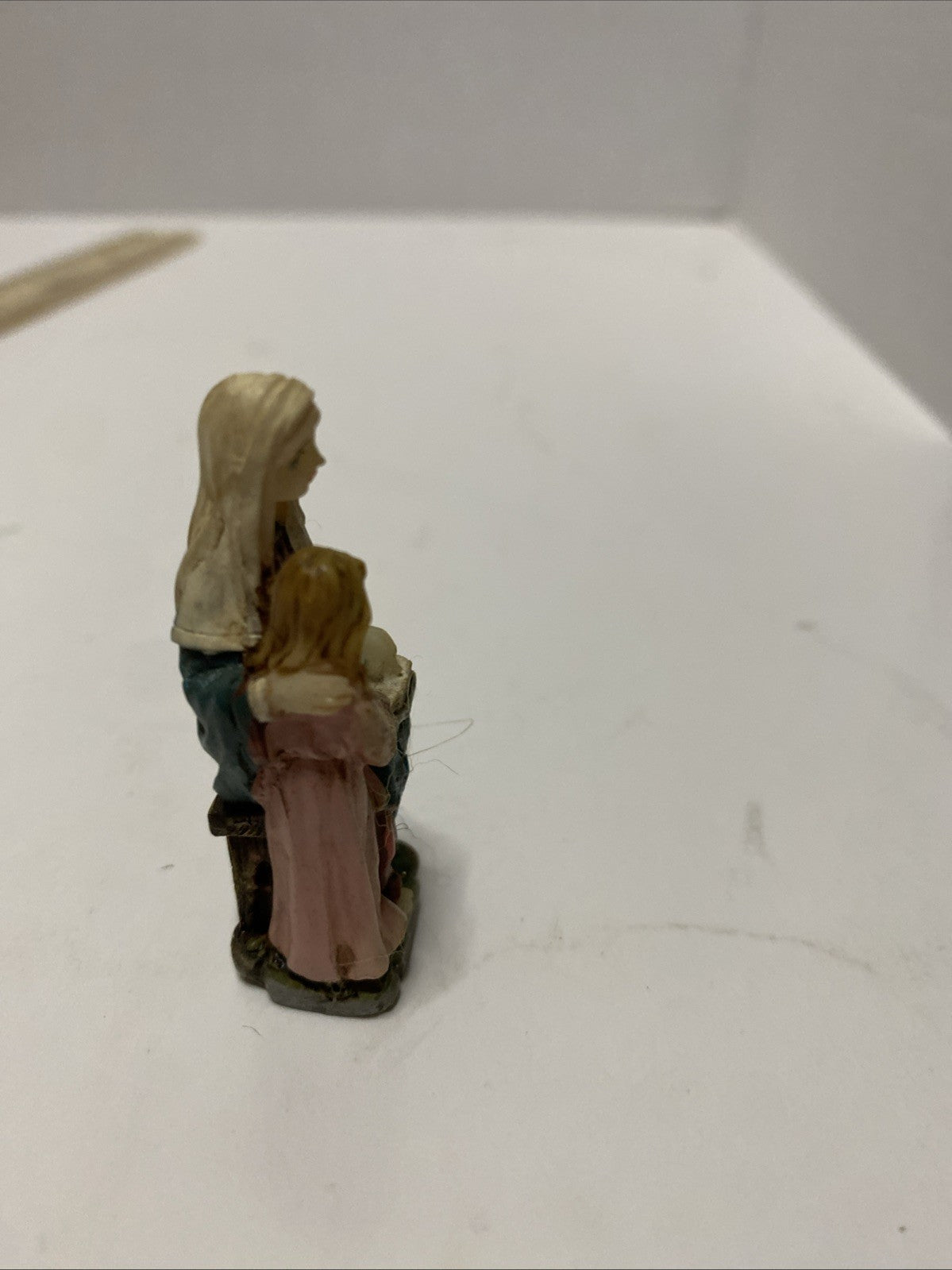 NUN TEACH BIBLE STUDY GIRL MINIATURE RESIN RELIGIOUS FIGURINE CATHOLIC CHURCH