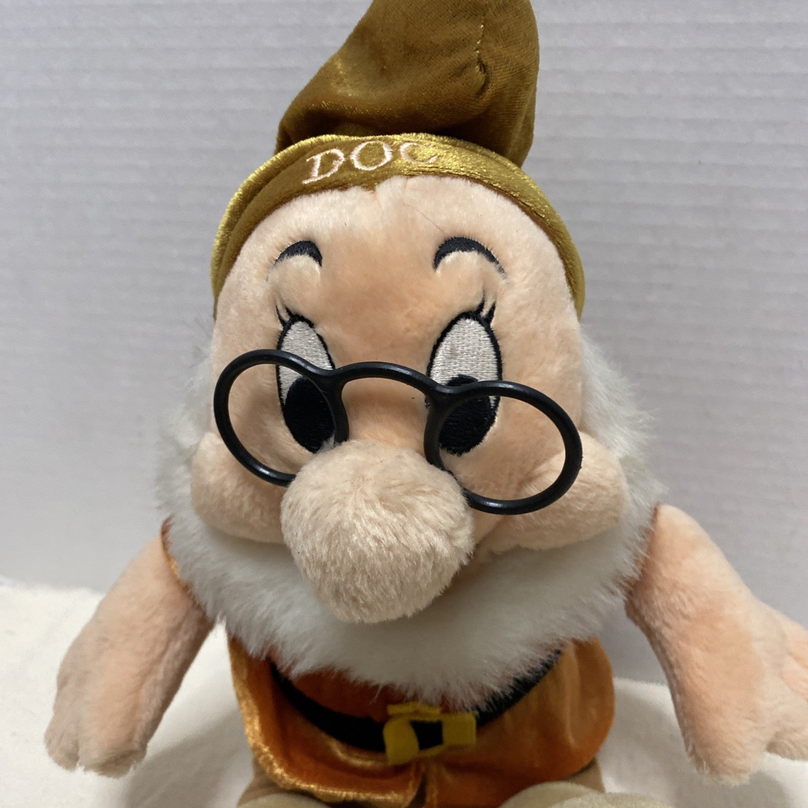 DISNEY Snow White SEVEN DWARFS "DOC" Original Stuff Plush Storybook Character