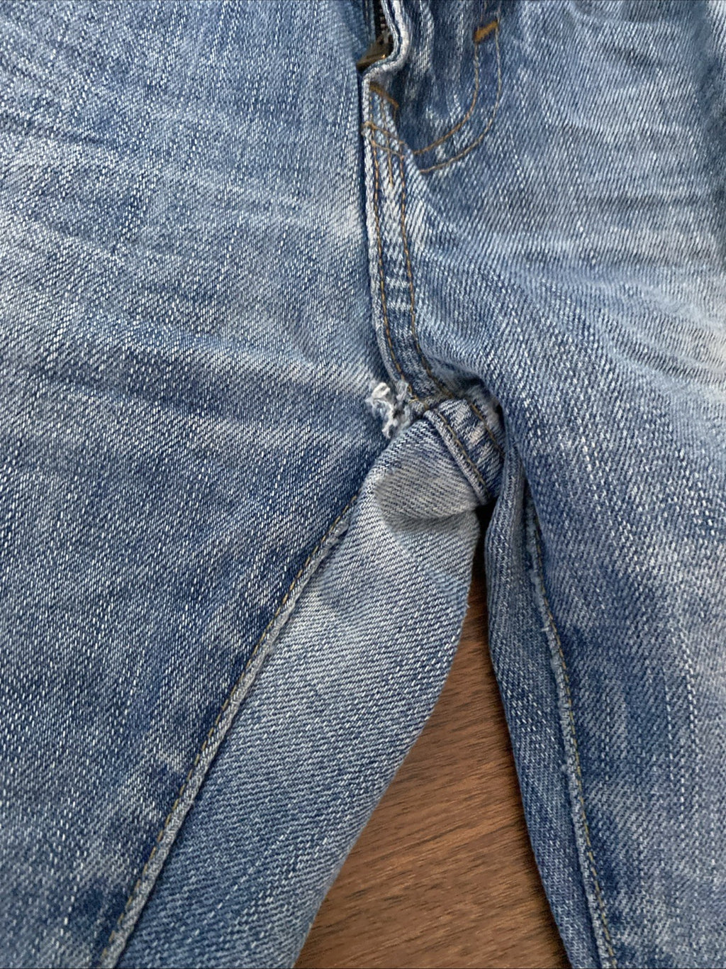 AMERICAN EAGLE Men’s Airflex + Skinny 30x32  Distressed Destroyed Denim  Jeans