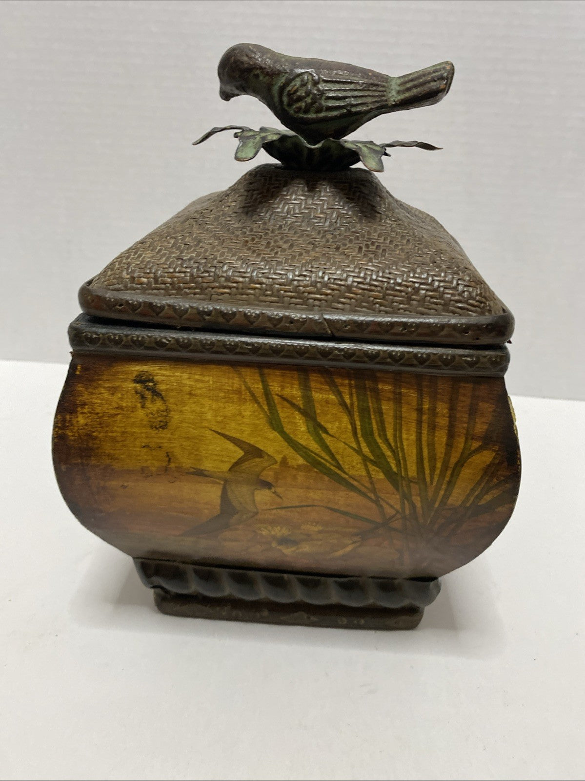 Decorative Asian Style Container W/ Lid, Bird Design Theme Metal Bird Perched