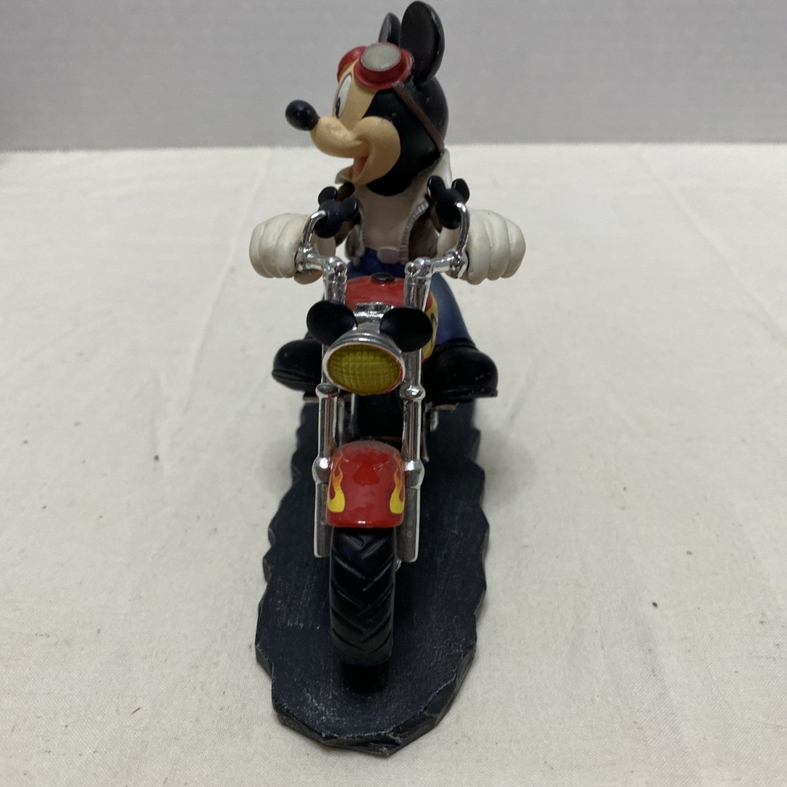 Disney's Mickey and Friends Fun on the Open Road "Leader of the Pack"
