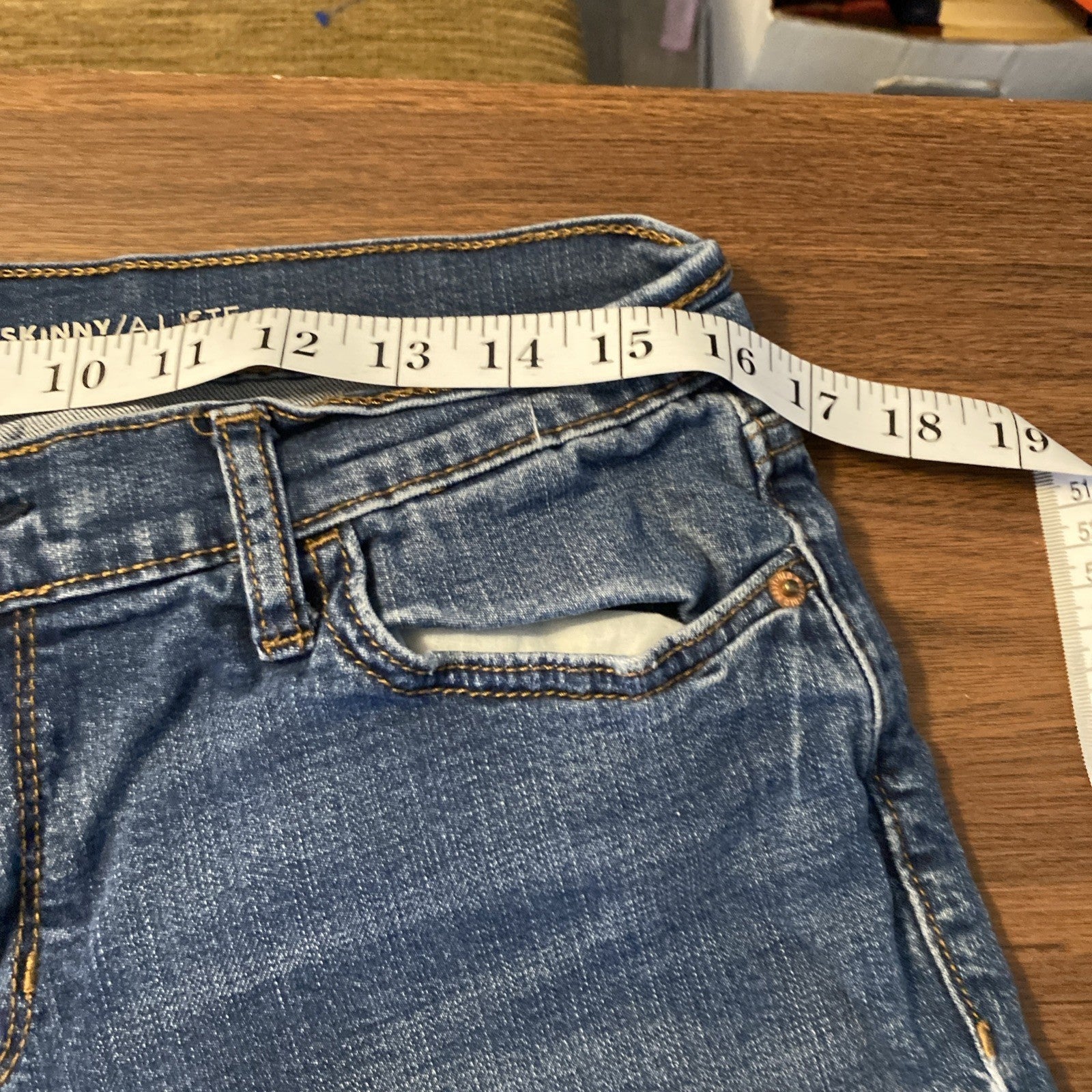 Old Navy Boyfriend Skinny Blue Jeans Women’s Sz 4 Distressed 