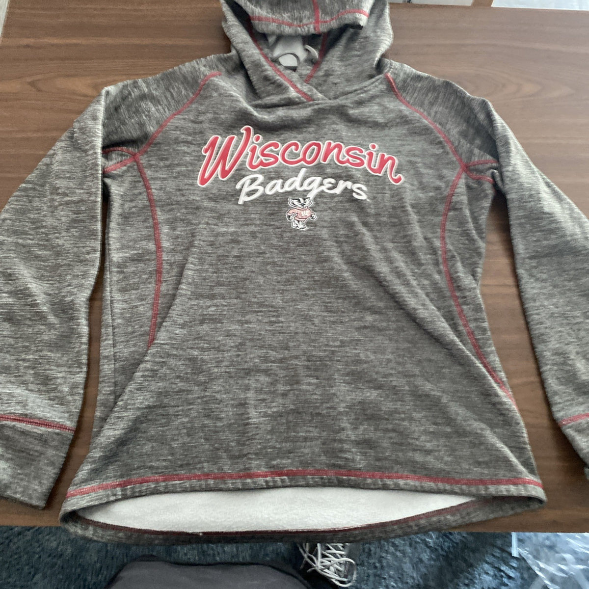 Colosseum  Women's  Size XL Wisconsin Badgers Hoodie Gray Hooded Sweatshirt