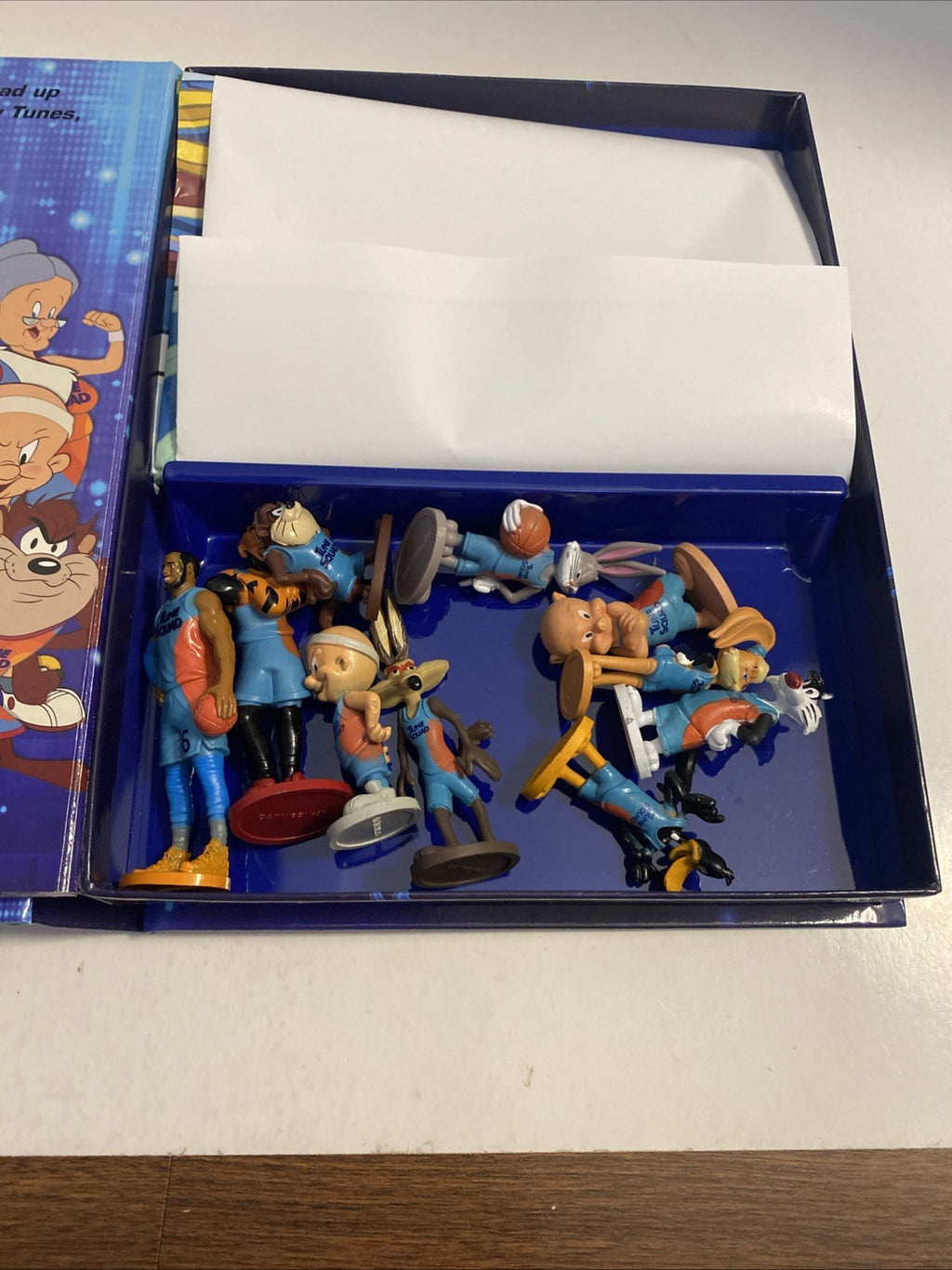 SPACE JAM A NEW LEGACY MY BUSY BOOKS WITH 10 FIGURINES, PLAYMAT LEBRON JAMES NBA